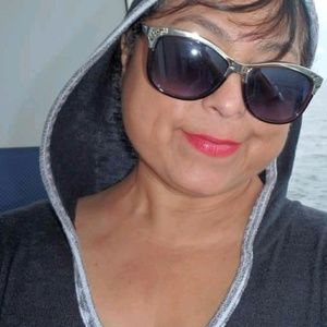 Meet your Posher, Sandra